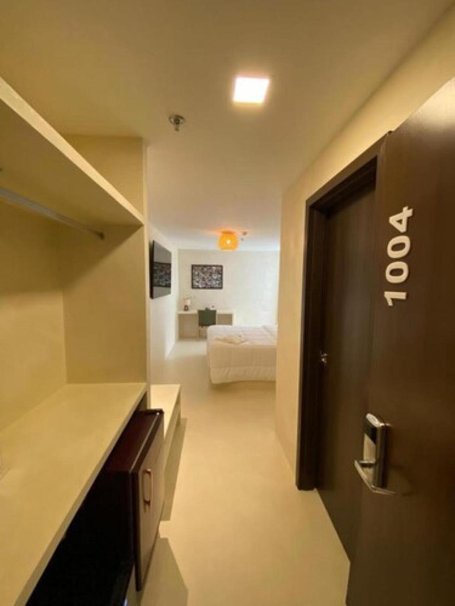 Premium Double 1 Queen Bed,1641055567:JPEG